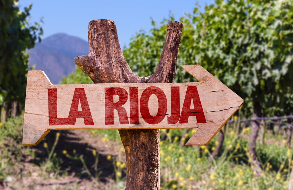 Cartel de La Rioja localizado en una viña de la DOCa Rioja
