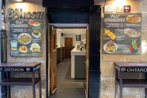 Entrada del Bar Donosti d la Calle Laurel de Logroño