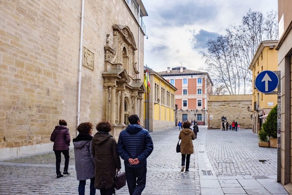 Parlamento de La Rioja, al lado de la Puerta del Revellín en Logroño, La Rioja